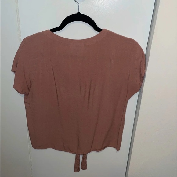 Universal Thread Top - Picture 2 of 3